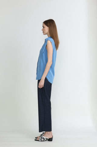 Ballina Shirt - Sleeveless shirt in light blue silk