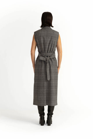 Flen Coat - Straight cut sleeveless coat in black/white