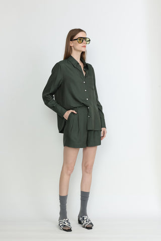 Biel Shorts - Silk pleated shorts in petrol green
