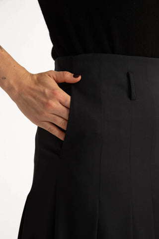 Hjo Skirt -  Pleated midi skirt in dark navy