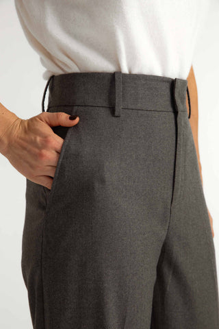 Manchester Trousers - Straight-leg trousers in grey