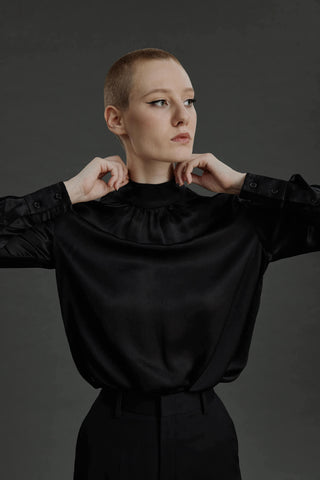 Fundao Blouse - High neckline blouse in black