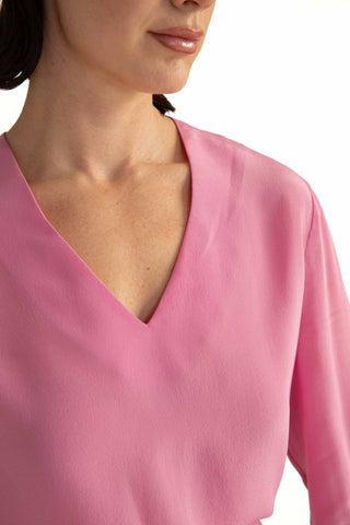 Ludvika Blouse - V-neck silk blouse in pink