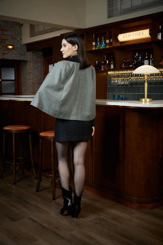 Alfena Cape - Cape in black bird's-eye wool