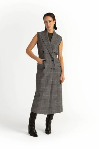 Flen Coat - Straight cut sleeveless coat in black/white