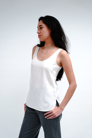 Vezia Top - Sleeveless Crew Neck Top