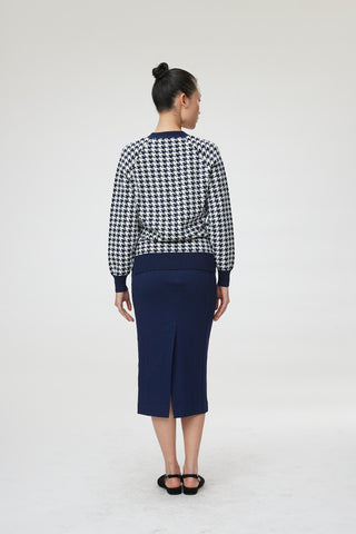 Luca Cardigan - Cardigan in navy & white dogtooth jacquard knit