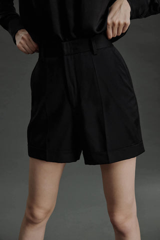 Loule Shorts - Tailored night black shorts