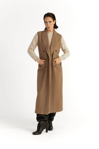 Flen Coat - Straight cut sleeveless coat in camel