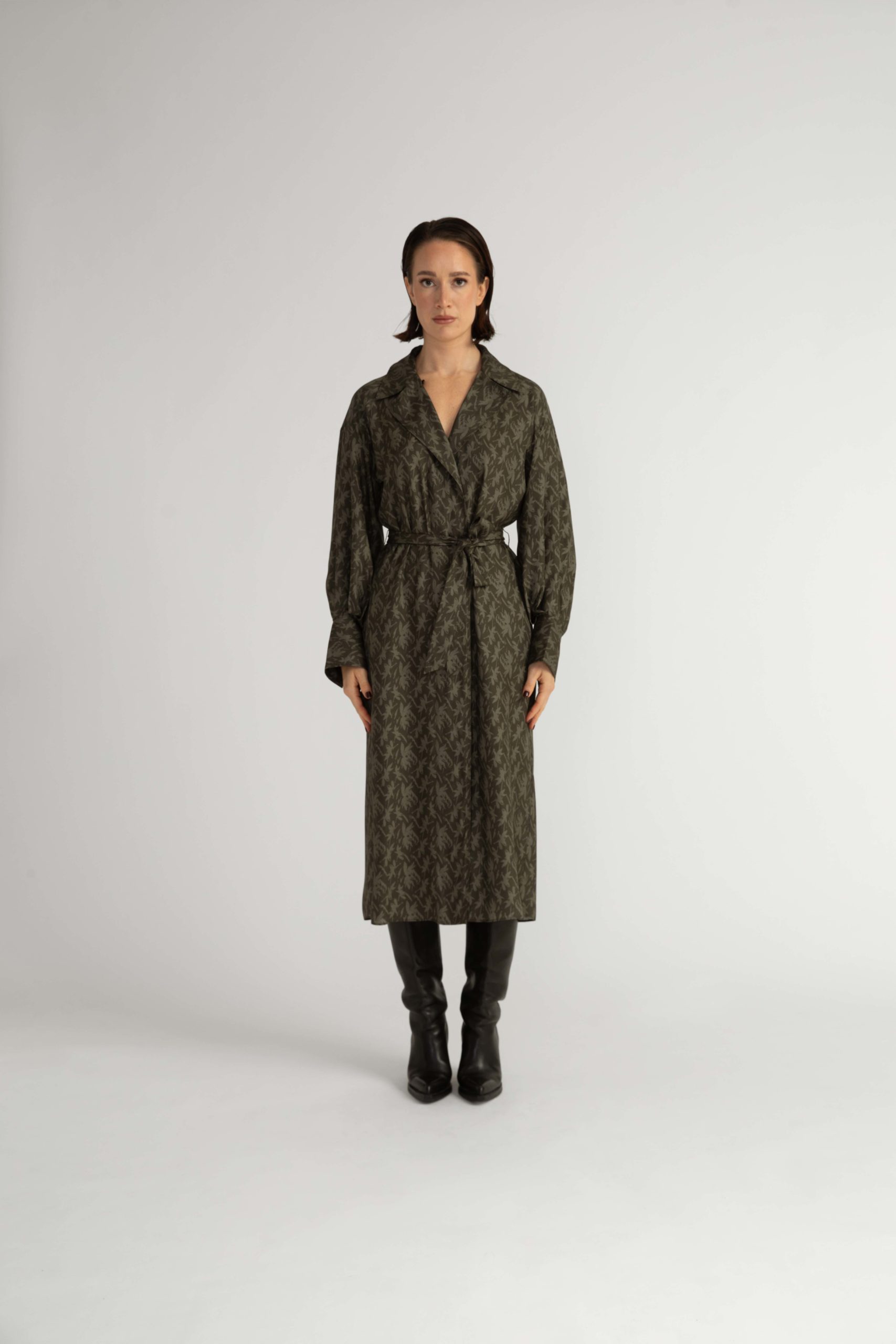 Laholm Dress – Oversized trench dress in khaki green