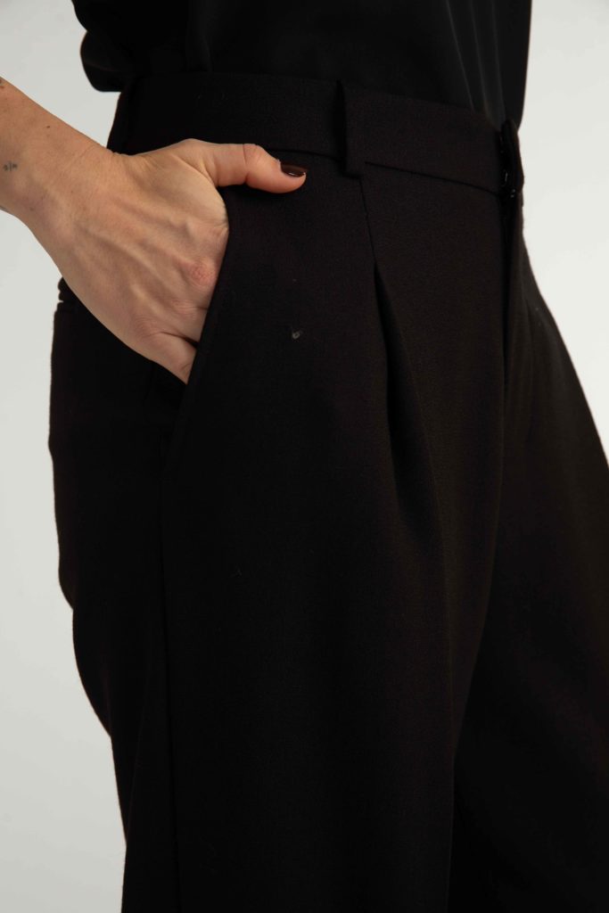 Umea Trousers – Tapered trousers in black28279