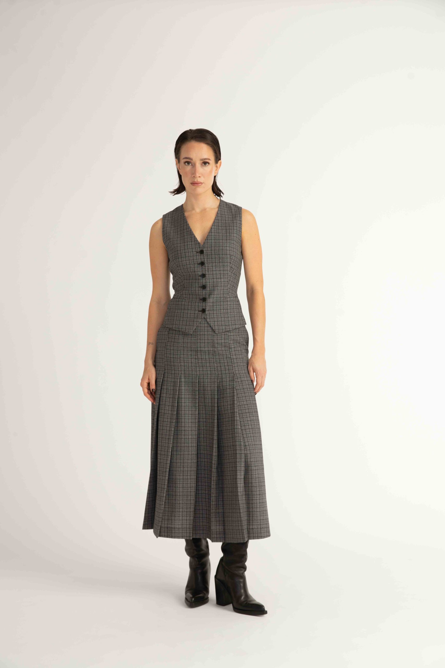 Maia Waistcoat – Fitted waistcoat in grey0